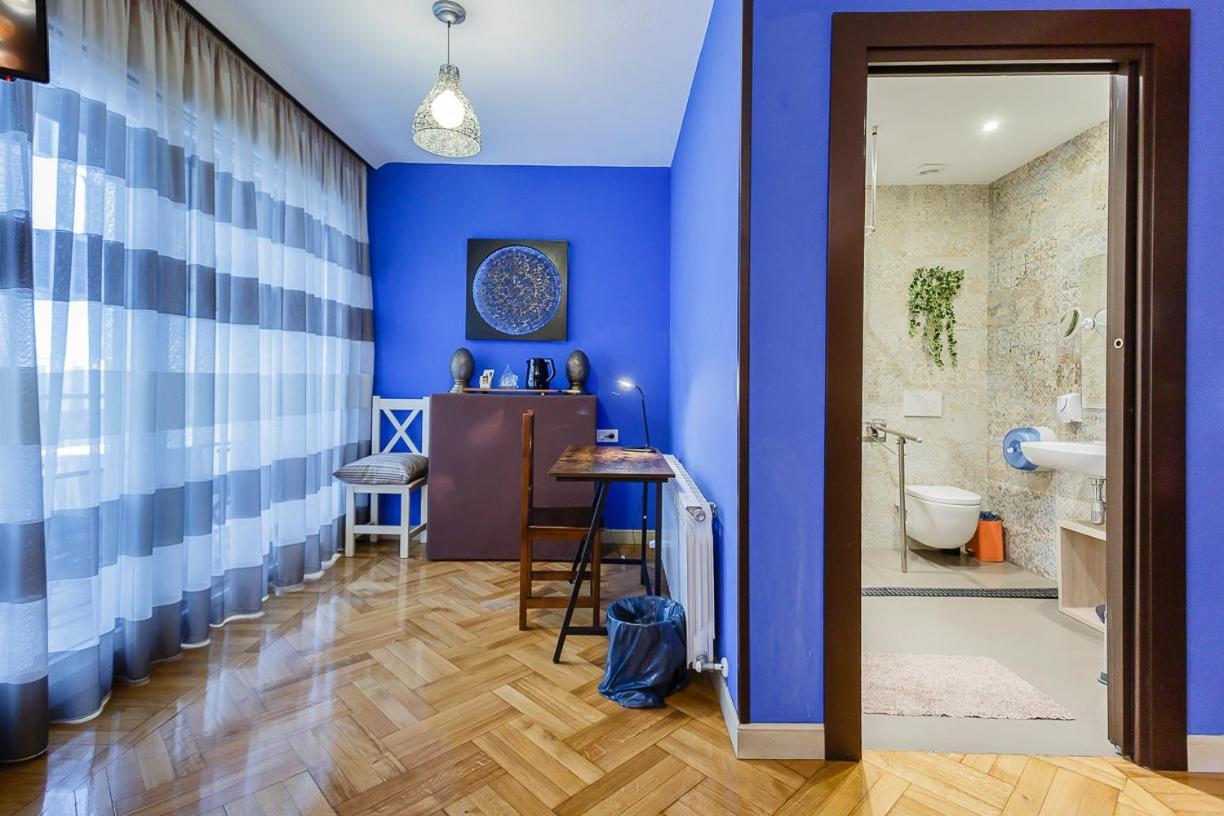 Hostal Rodas Pamplona Exterior foto