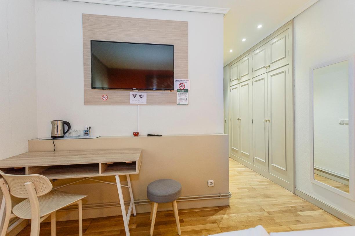 Hostal Rodas Pamplona Exterior foto